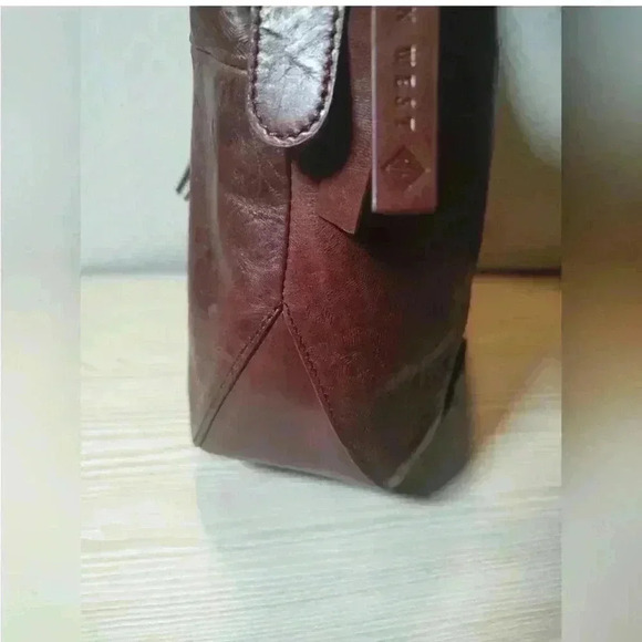 EUC EILEEN WEST SHOULDER BAG - Picture 7 of 11